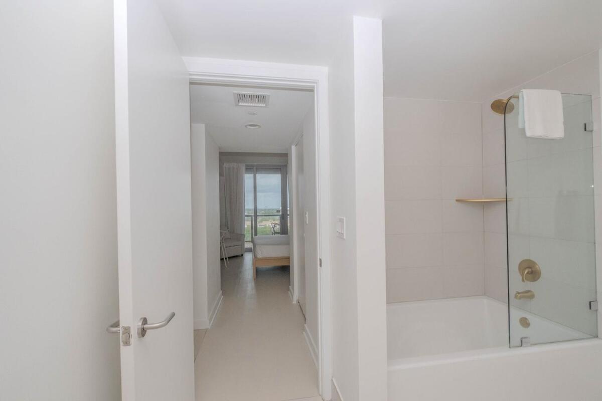 2B 2B Luxury Ocean Views Apt In Hallandale Beach Exterior foto