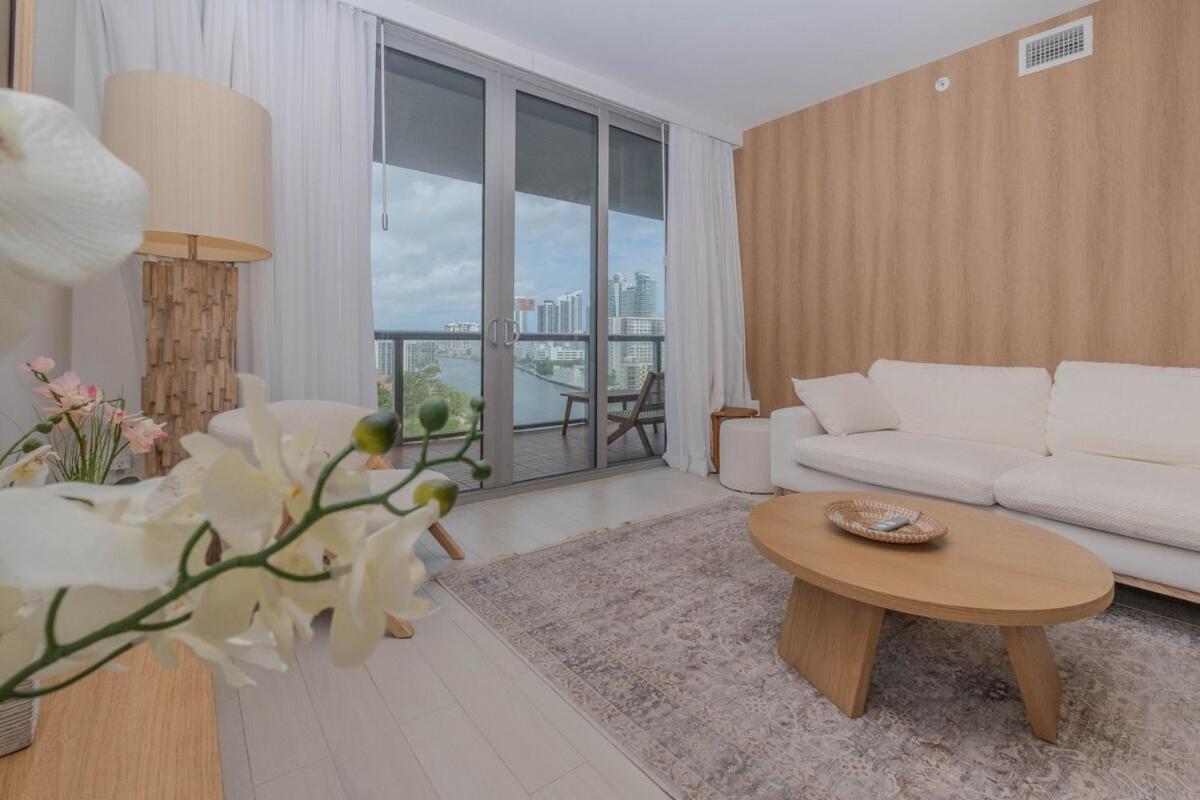 2B 2B Luxury Ocean Views Apt In Hallandale Beach Exterior foto