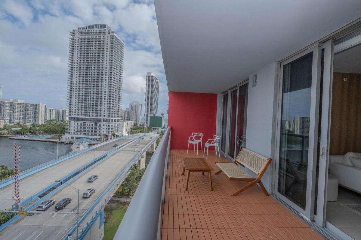 2B 2B Luxury Ocean Views Apt In Hallandale Beach Exterior foto